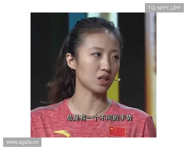 丁霞一晒度假照，朋友群炸开了，我的银行卡在角落瑟瑟发抖